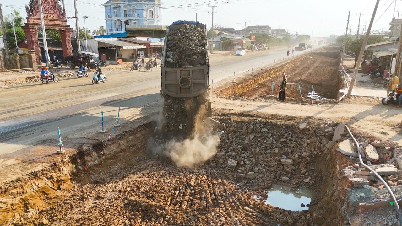 Wonderful First Step Floor​ Missing Under Of Builder Foundation Us Skills Operator D65PKomatsu Dozer