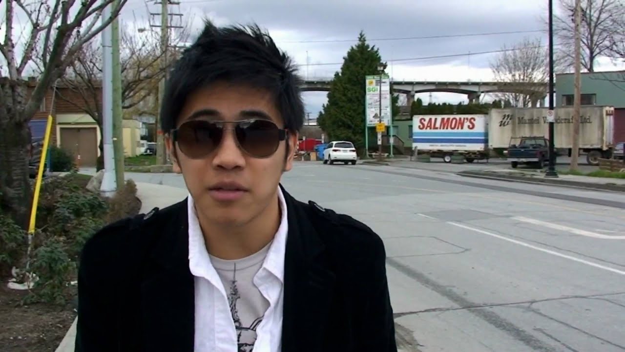 Chinese guy goes outside for bubble tea