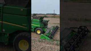 John Deere & New Holland @rolnikMTZ82 #rolnictwo #farming #farm #agriculture #agri #harvest #rolnik