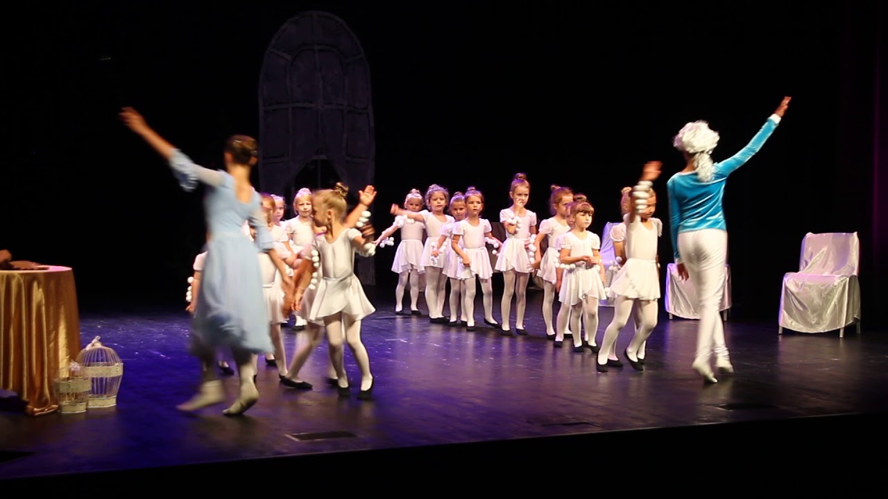 Dziadek do orzechów w Trzebini - Śnieżynki