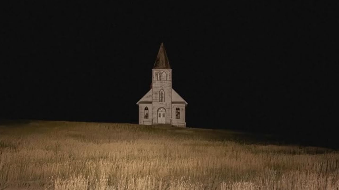 Creepypastas de fondo mientras Sr. Nostálgico acaba viviendo bajo un puente por reducir los anuncios