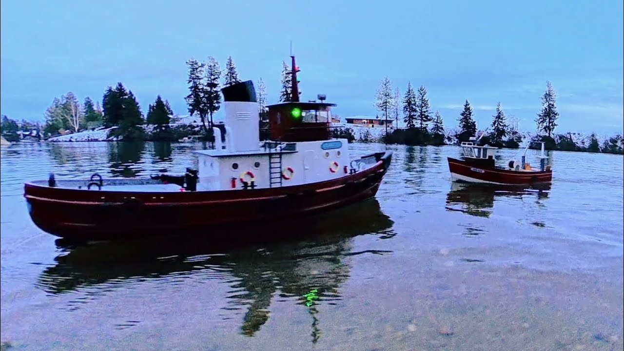 Running RC Boats In The River In The Middle Of January