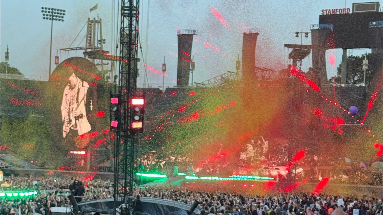 Coldplay performing “Yellow” live at Stanford Stadium at Stanford
