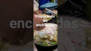 preparando las enchiladas 🥘😋🧀#paratiiiiii #viralshort #enchiladas #seguidores