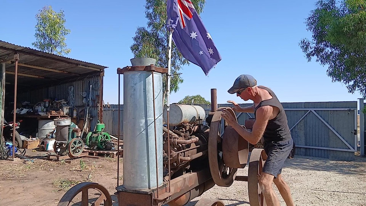 Starting a 100 year old Australian engine on Australia day - YouTube