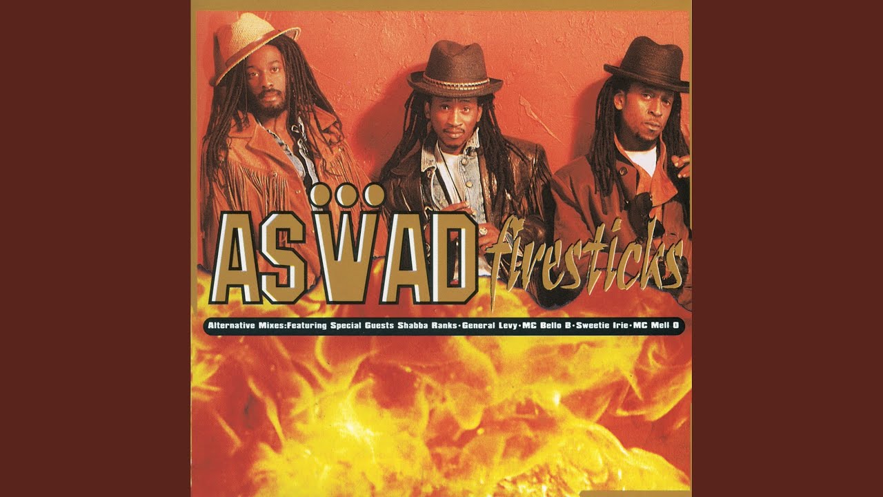 在 YouTube 上觀看「Smile (Ragga Mix)」 在 YouTube 上觀看「Smile (Ragga Mix)」