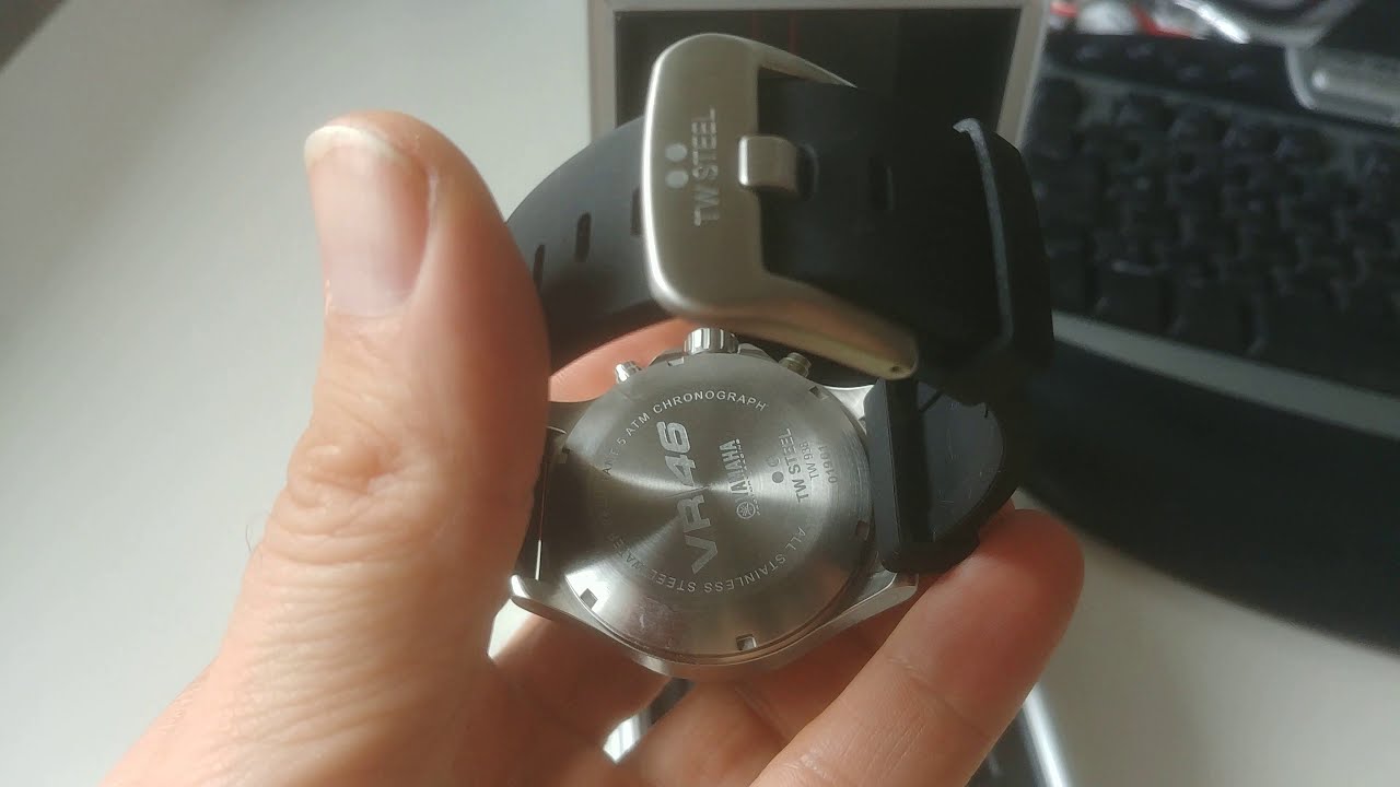 Unboxing VR/46 UHR TW Steel- 938