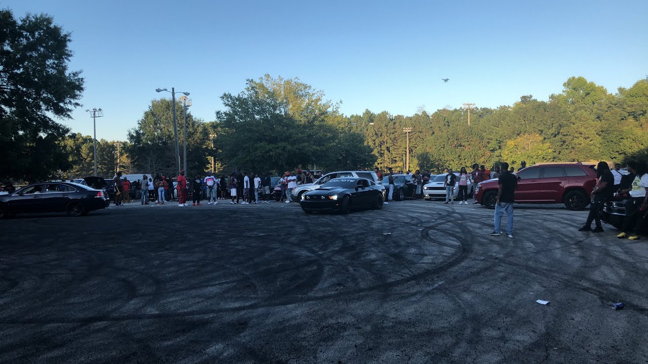 Wild burnouts live in ATL GETS OUT OF HAND!!! ** HOUSE OF MUSCLE **