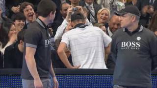 Andy Roddick Gets Ben Stiller's Autograph