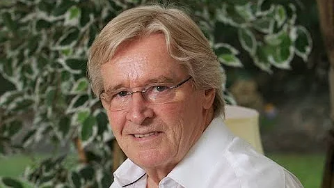 Coronation Street's Bill Roache sees ghost on the toilet