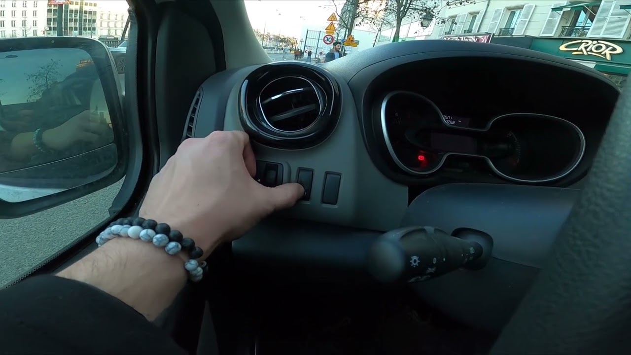 How to Change Driving Mode Between Asphalt and Gravel in Renault Trafic III ( 2014 - now )