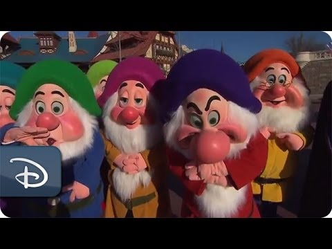 Behind the Scenes | 140-Disney-Character 'Ultimate Tweet'