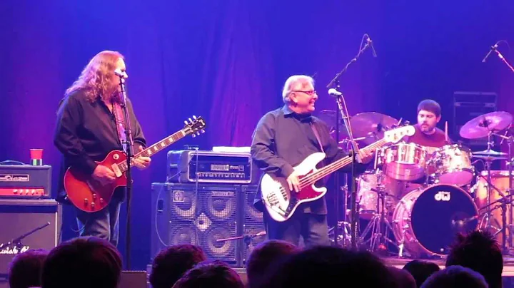 Los Lobos  Plays "Bertha" at 23rd annual Christmas...