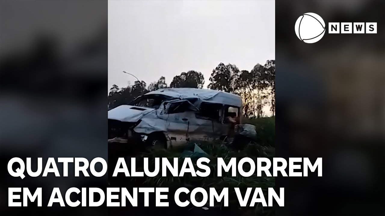 Quatro estudantes morrem em acidente entre van e caminhão