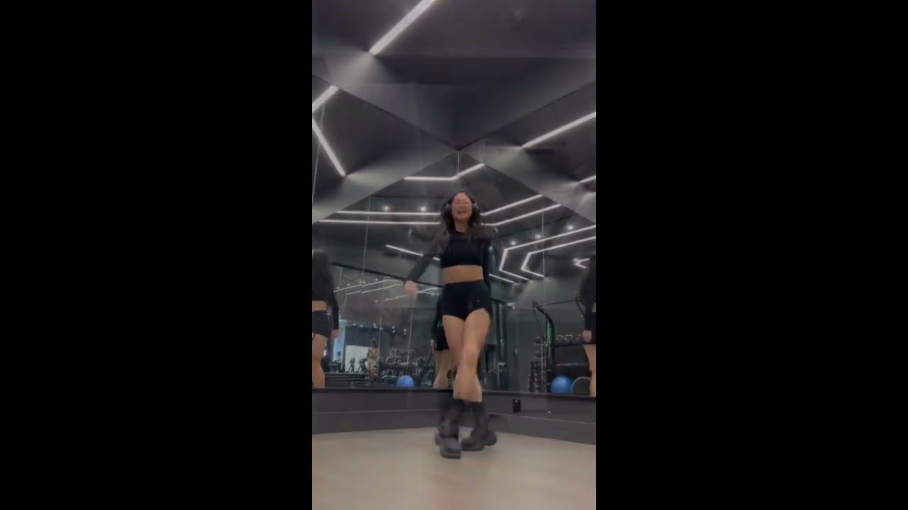 Bronski Beat 🔥🔥 Smalltown Boy 🔥🔥 (Shuffle Dance)