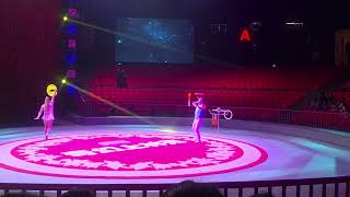 Show de malabares en Joyfull Circus, temporada de verano 2026, en Ciudad Xian, China.