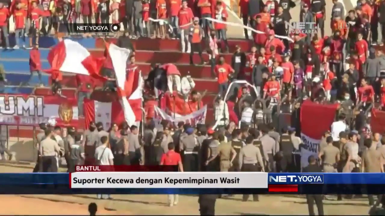 NET YOGYA - Kericuhan Suporter Warnai Laga Persiba melawan PPSM