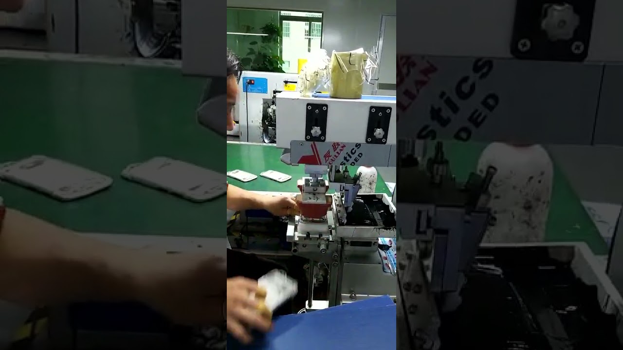 Two-Color Printing Head Pad Printing Machine horizontally to print on the plastic shell Pad Printer