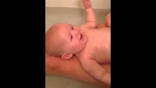 Eli bathtime with mommy 09/10/14
