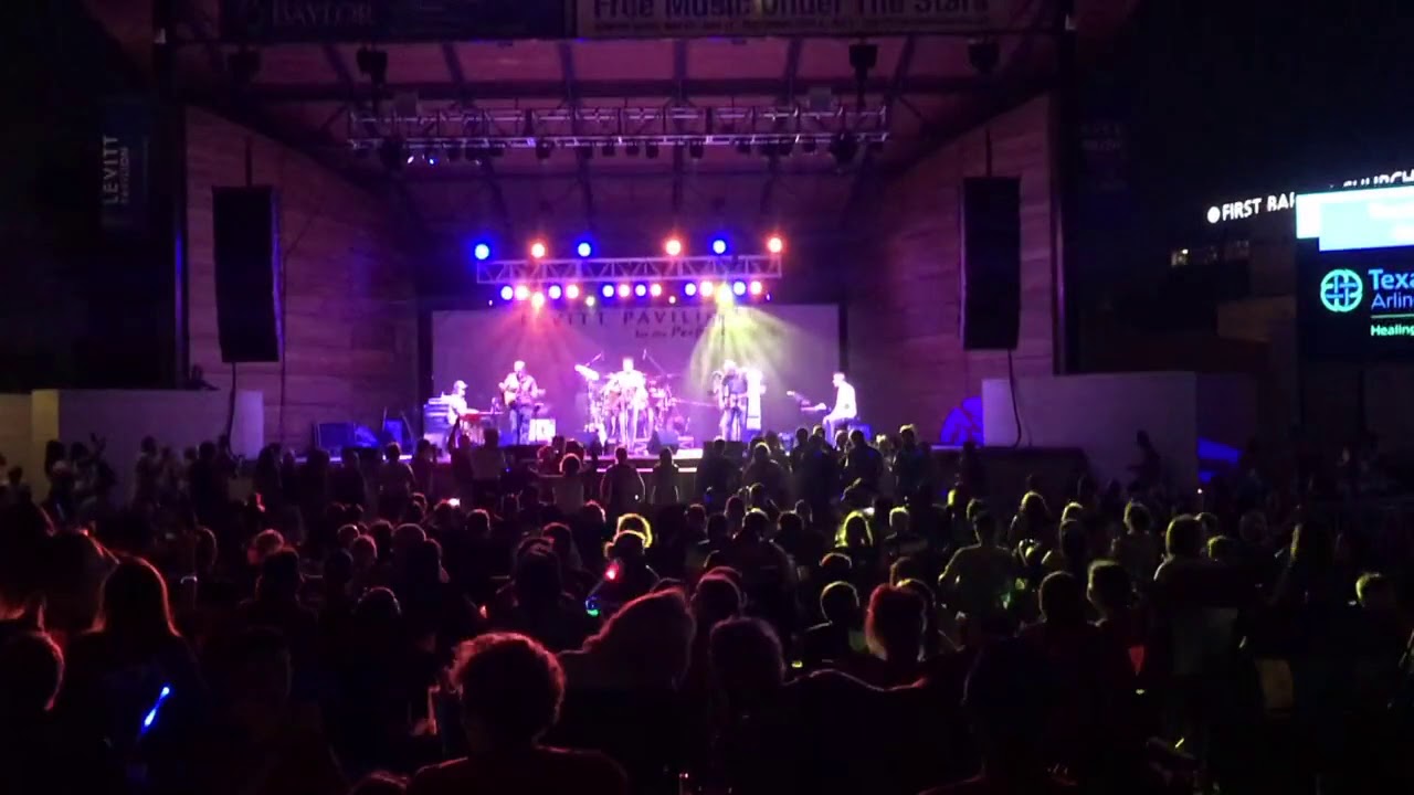 Brad Thompson & The Undulating Band (live) - Footloose (Kenny Loggins)