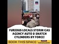 Furious locals storm LPG gas agency auto & snatch cylinders by force! | #hyderabad