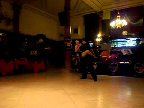 Natalia Almada y Pedro Ochoa bailan Libertango