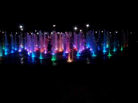 Austin Texas Water Fountain Park - Butler District Park - By Town Lake / Lady Bird Lake - YouTube