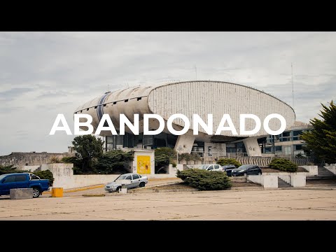 Inside a modern pyramid casino #lasvegas #luxor #casino