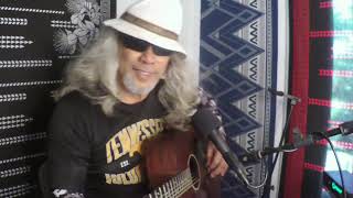 LEI NO KAʻIULANI / TRADITIONAL HAWAIIAN MUSIC  by : LONOMUSIC