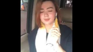 Wika salim .dasi dan gincu