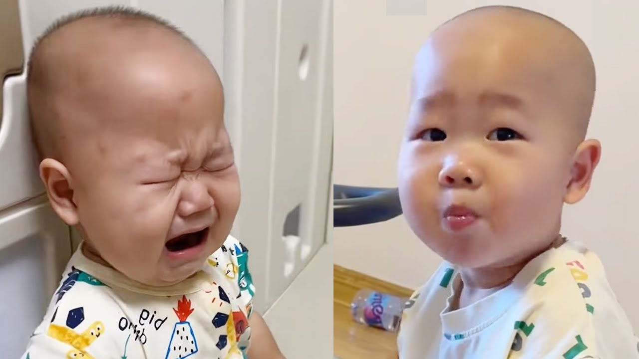 【超萌双胞胎】凉拌黄瓜有那么好吃么，吃的这么开心！【西西和柚柚呀】