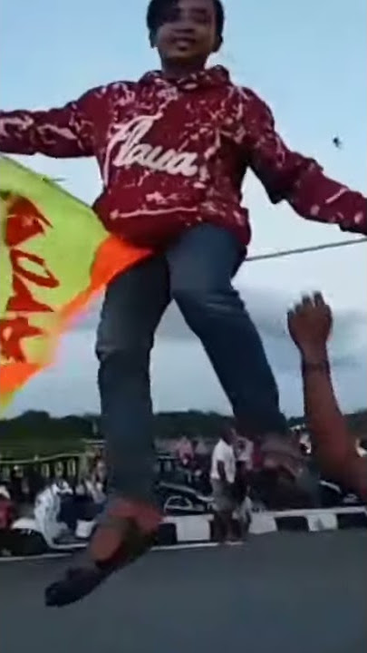 Story wa 30 detik/Heboh Naik Layangan Naga/Hidup hanya sekali dont worry be happy_putri octa channel