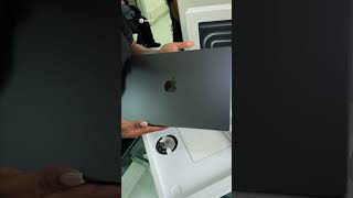 MacBook Pro M3 Max Unboxing..  🚀 #apple #macbook #unboxing #tech #shorts