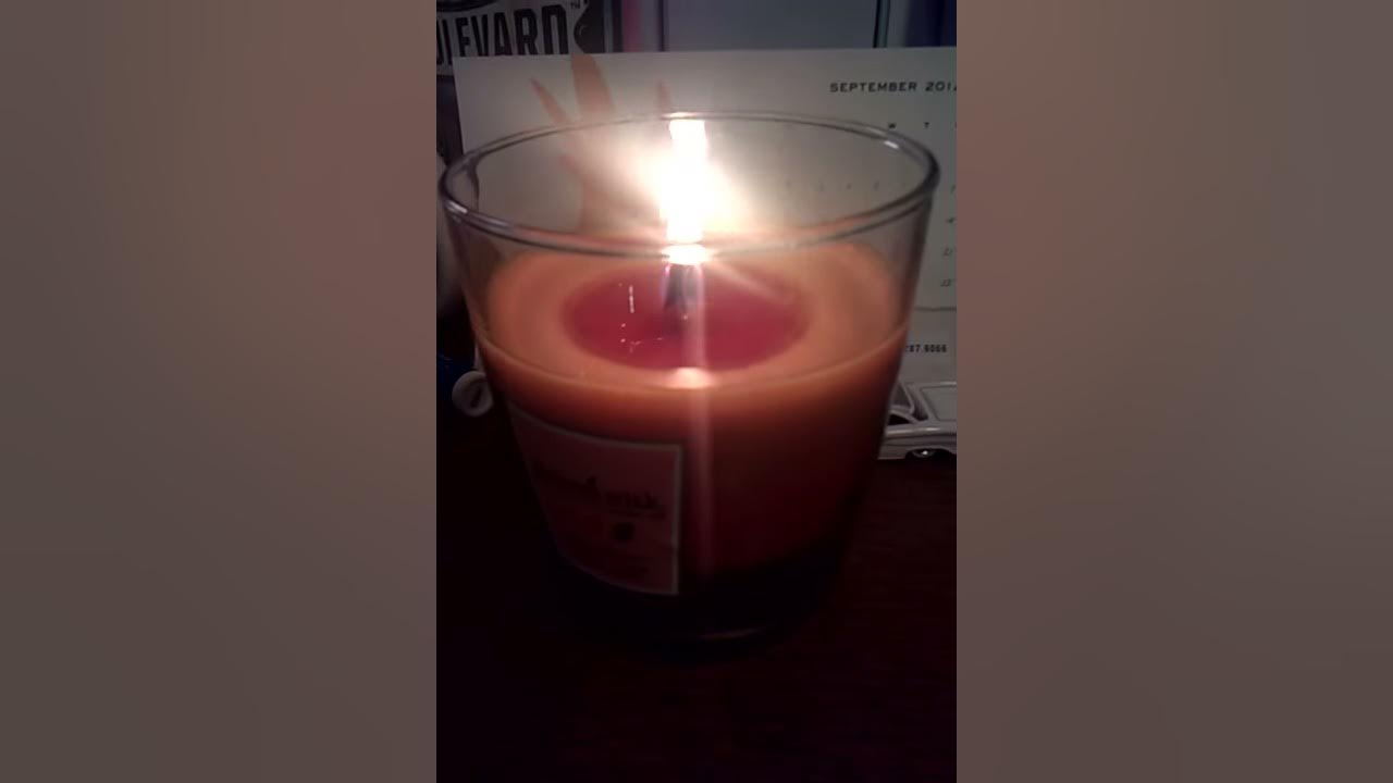 How to Light Wooden Wick Candle 