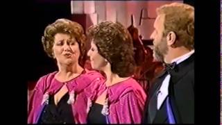 Colm Wilkinson,Patricia Routledge ,Helen Shapiro  - What Do The Simple Folk Do