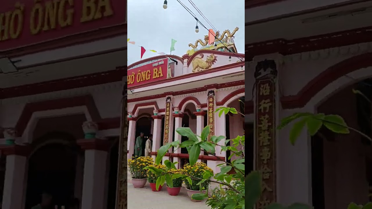 Phủ thờ ông bà  12  t giêng 2026  rất đong 