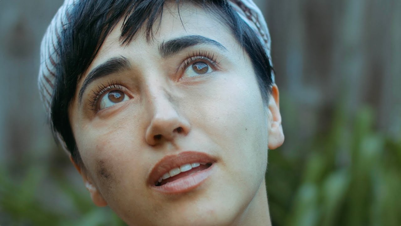 Alex Blue - There's Always Something ft. Hannah Read (Official Music Video) bekijken op YouTube Alex Blue - There's Always Something ft. Hannah Read (Official Music Video) bekijken op YouTube