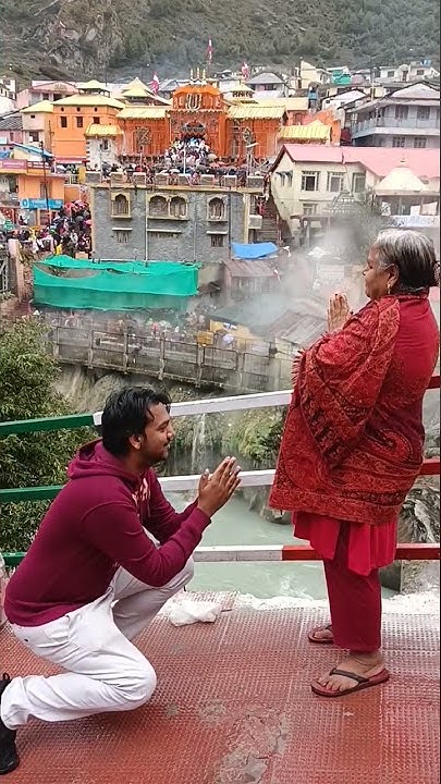 holi me maa ko pela