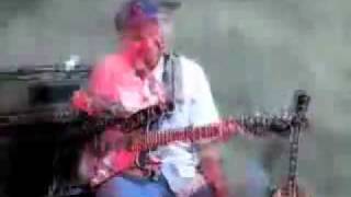 Tom Morello: Tricks & Guitar Gear - Part 1/3