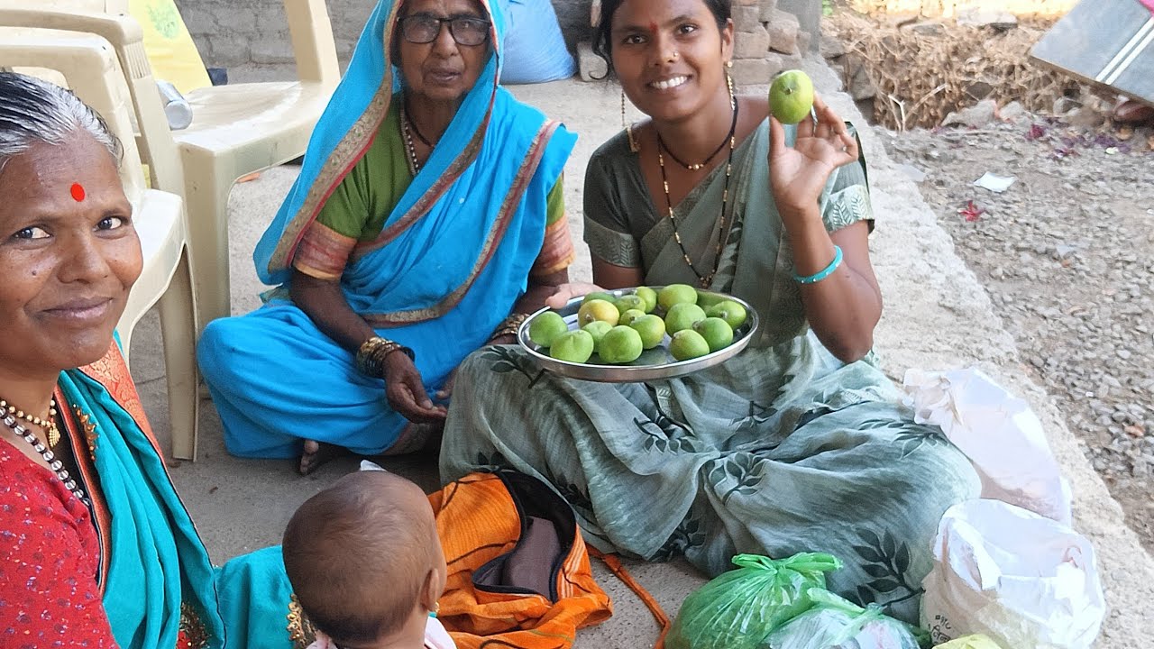 समुला बेटासाठी माझी मम्मी आली होती तर तिने आमच्यासाठी काय काय सामान आणलं बघा 😋🤩😍