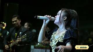 Erika Syaulina   Kejam dan Tega Live Cover Hut 30thn Familys Group - Iwan Familys