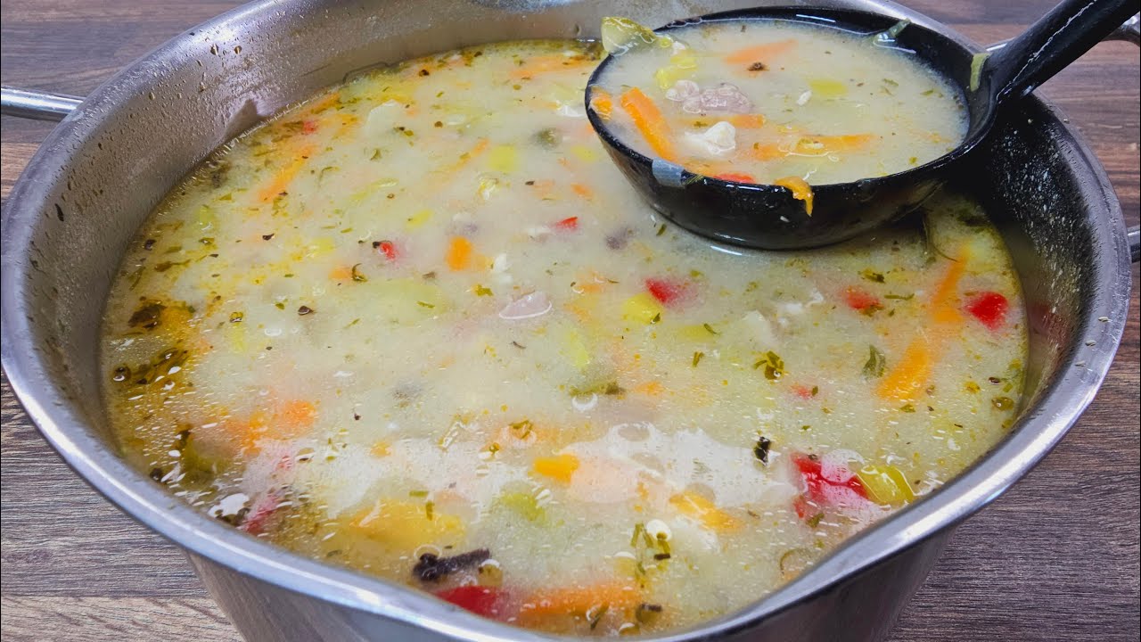 Polnische Hühnersuppe mit eingelegten Gurken! Leckere Suppe für die ...