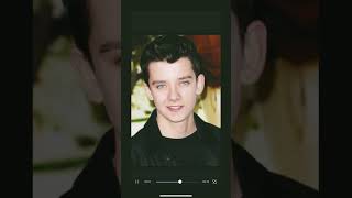 Celebrity Moisés arias y Asa Butterfield Profile