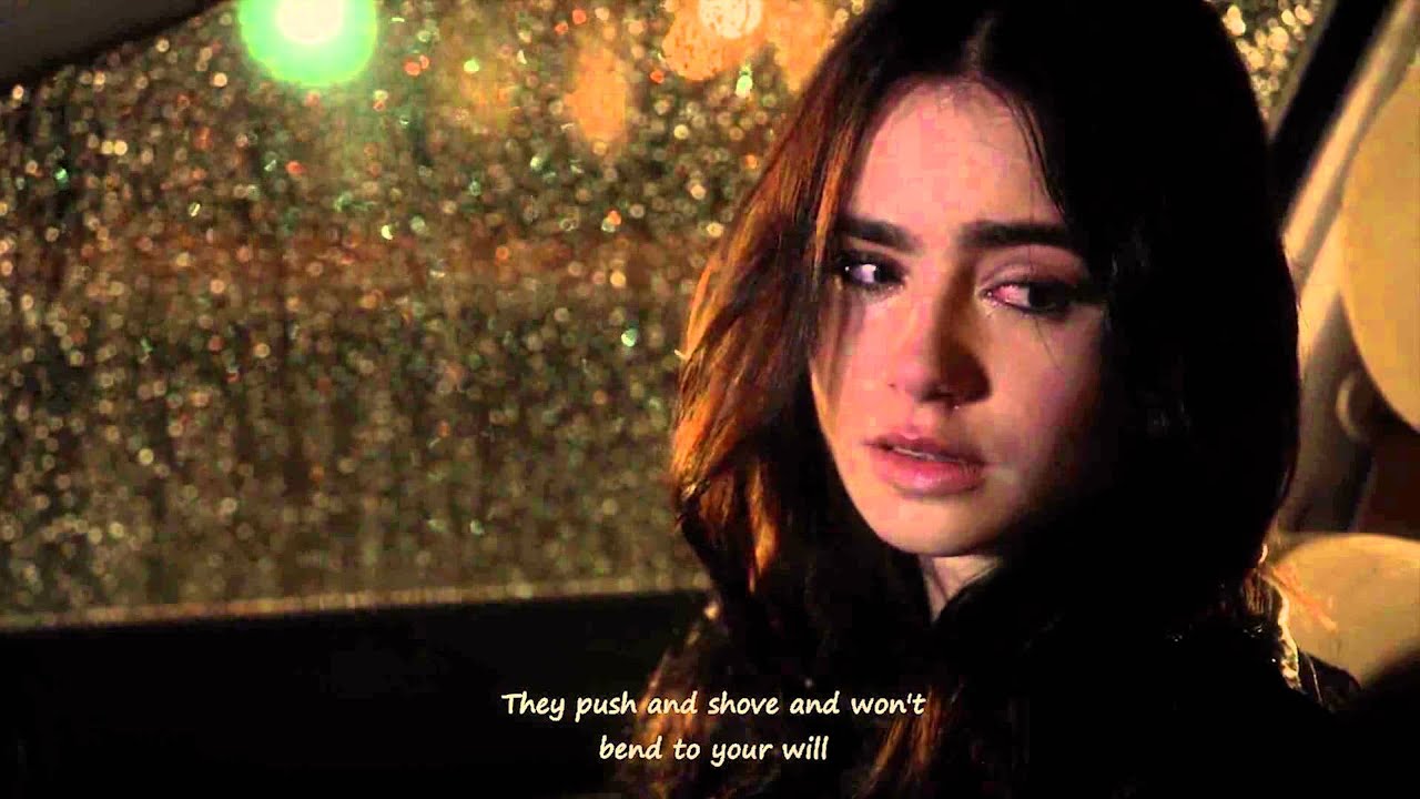 BETWEEN THE BARS [LYRICS] STUCK IN LOVE KISSING SCENE