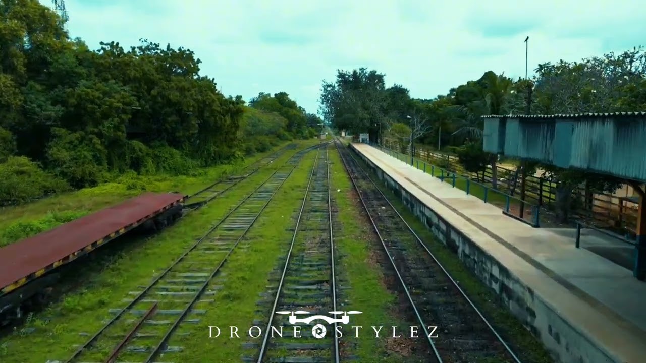 Valaichchenai Railway Station is in the Eastern Province of Sri Lanka.