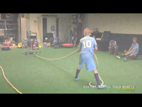 Voetbalopleiding - - -