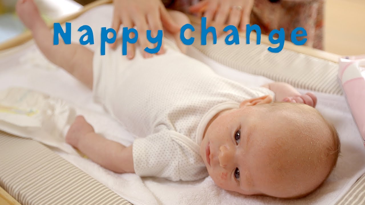 How to Successfully Change a Nappy - JOHNSON'S Baby