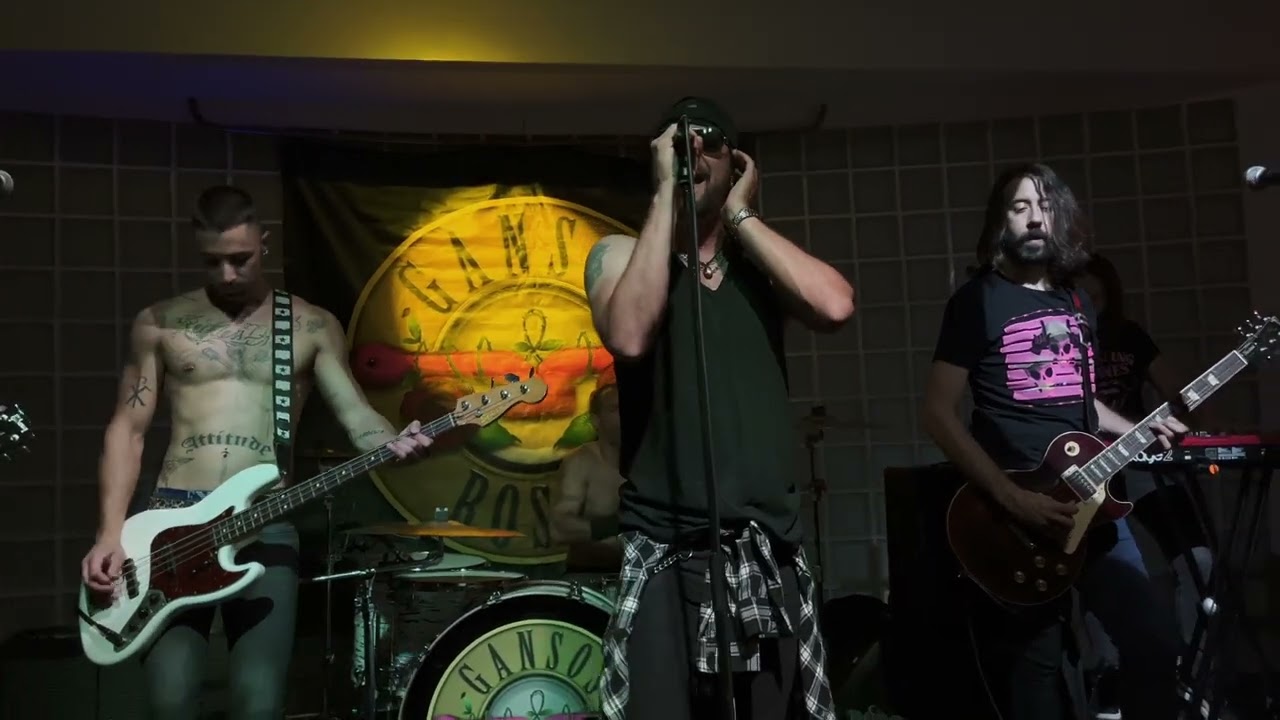 Sweet Child O'mine de Gansos Rosas en la Sala Corleone de Sabiñánigo.