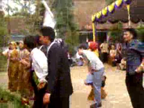 Q'yesha Live in Concert in Smarak With Tak Ku Sesali.mp4