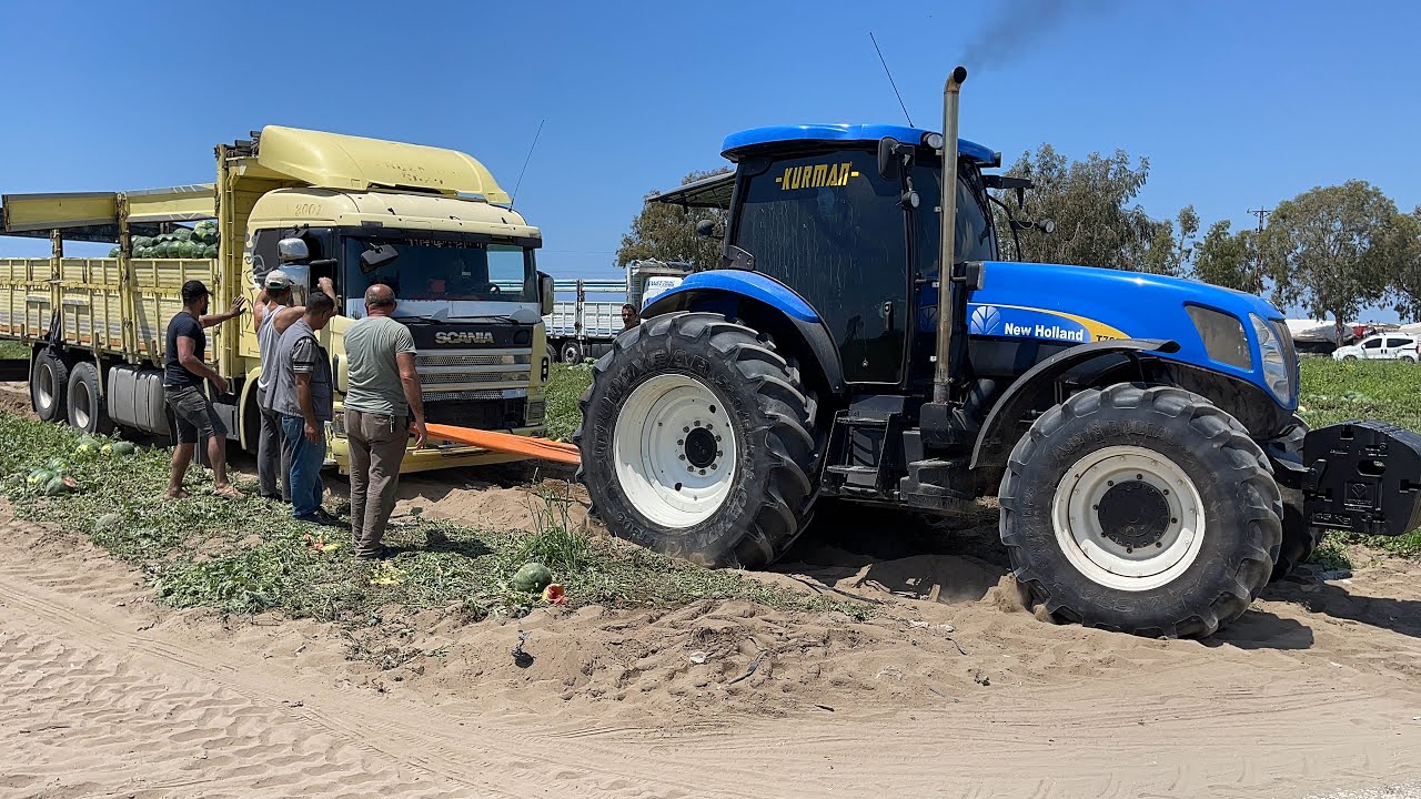Спасение грузовика, загруженного арбузами